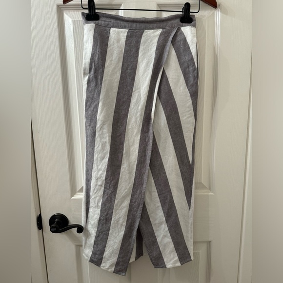 Madewell Dresses & Skirts - 🩶🤍 Madewell Overlay Striped Skirt w/ Pockets - XS